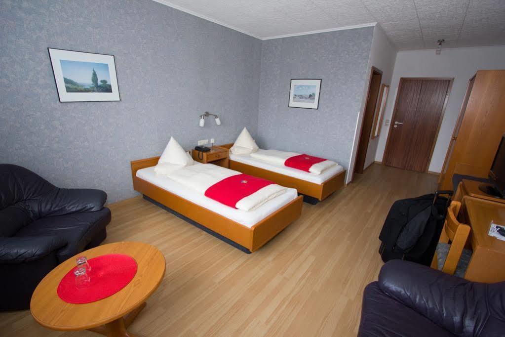 Hotel Sonnenkeller Neu-Ulm Eksteriør bilde